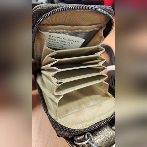 Metallic Crossbody mini purse - Picture 3 of 5